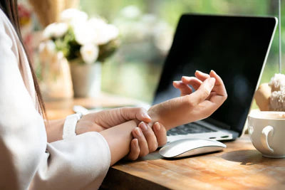 Massavio WristSpa 3-in-1 Hand Massager